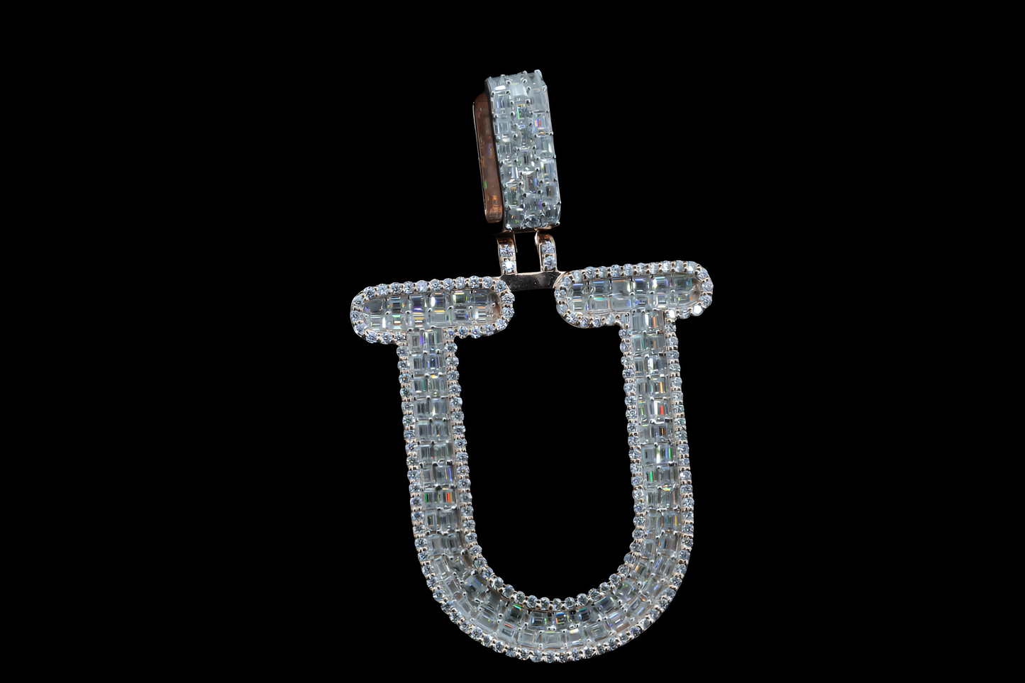 Diamond Pendant - Elegant 'U' Alphabet Design